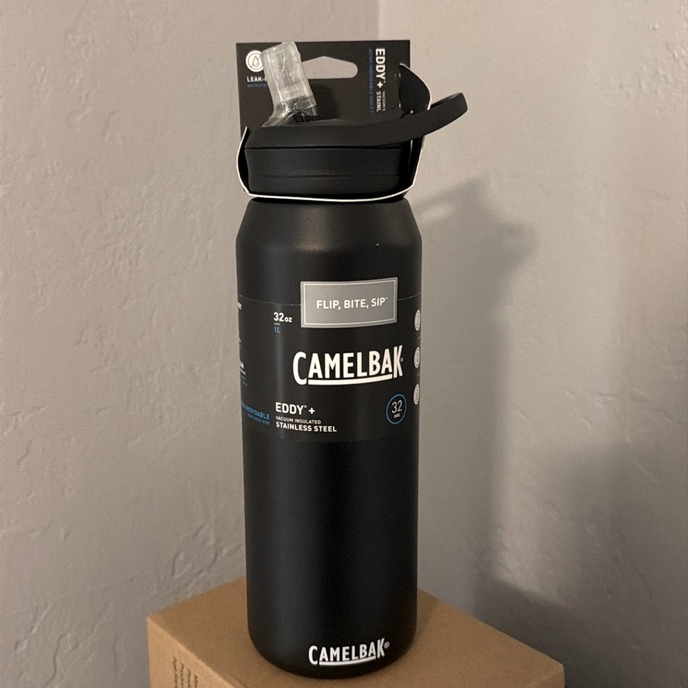 Camelbak Eddy®+ 32 oz Water Bottle, Insulated Stainless Steel black